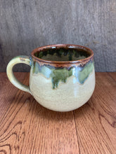 Load image into Gallery viewer, Copper Moss Mug